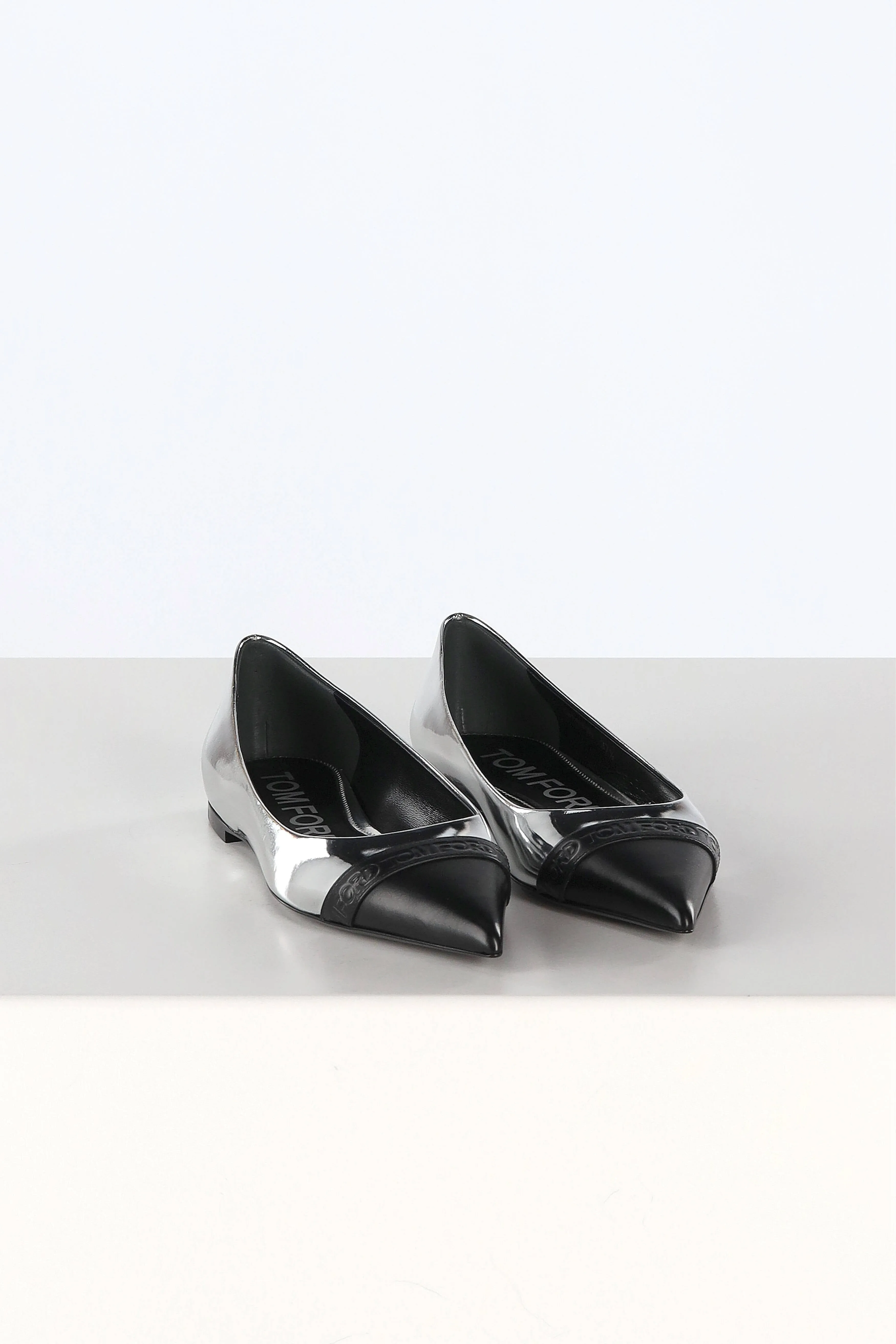 Ballerinas in Silber/Schwarz